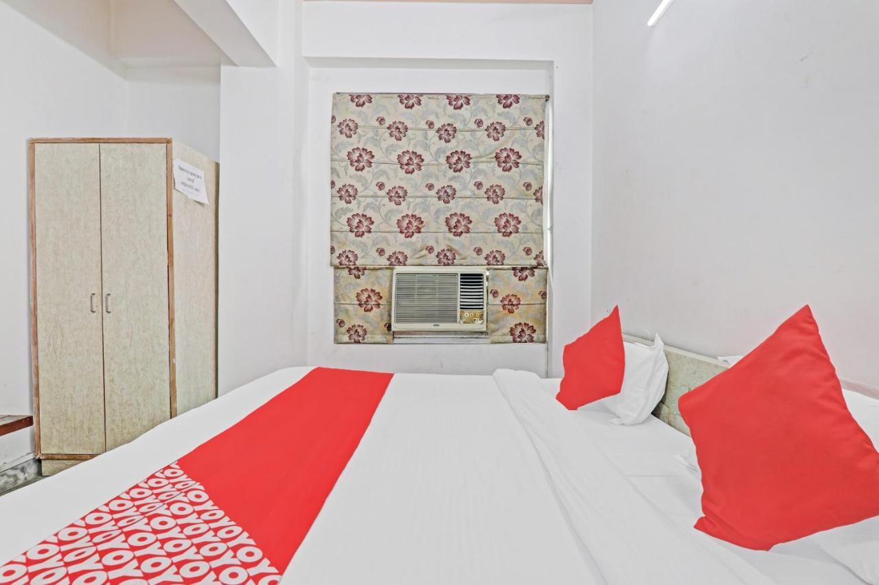 Oyo 27695 Hotel Relation Kanpur Eksteriør billede