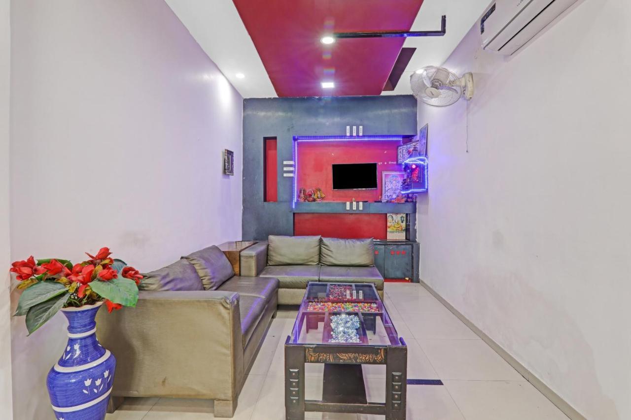 Oyo 27695 Hotel Relation Kanpur Eksteriør billede