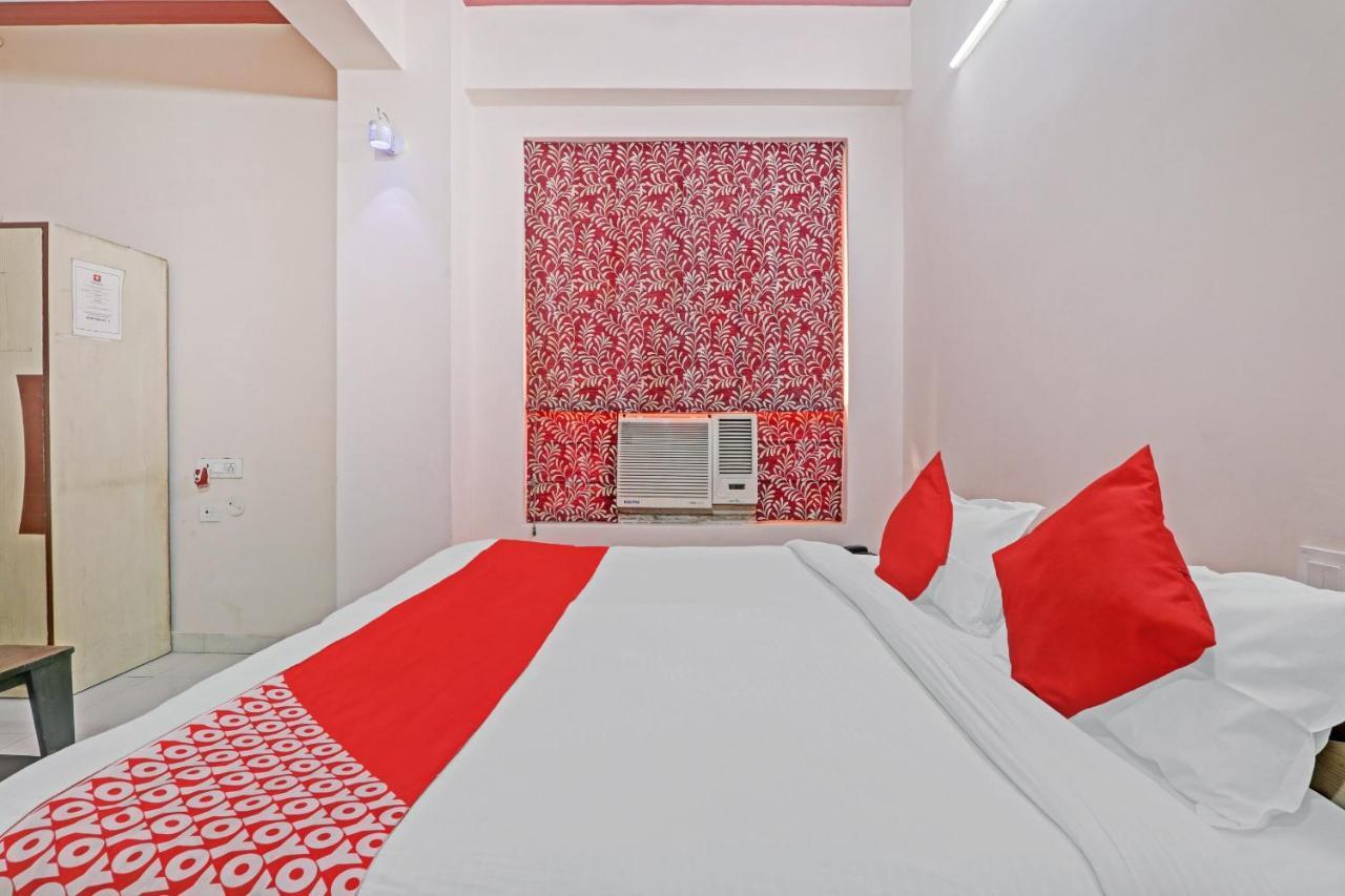 Oyo 27695 Hotel Relation Kanpur Eksteriør billede