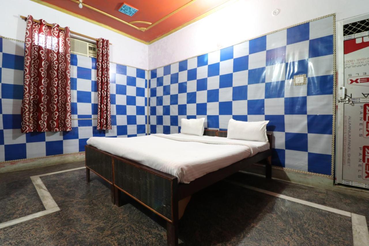 Oyo 27695 Hotel Relation Kanpur Eksteriør billede