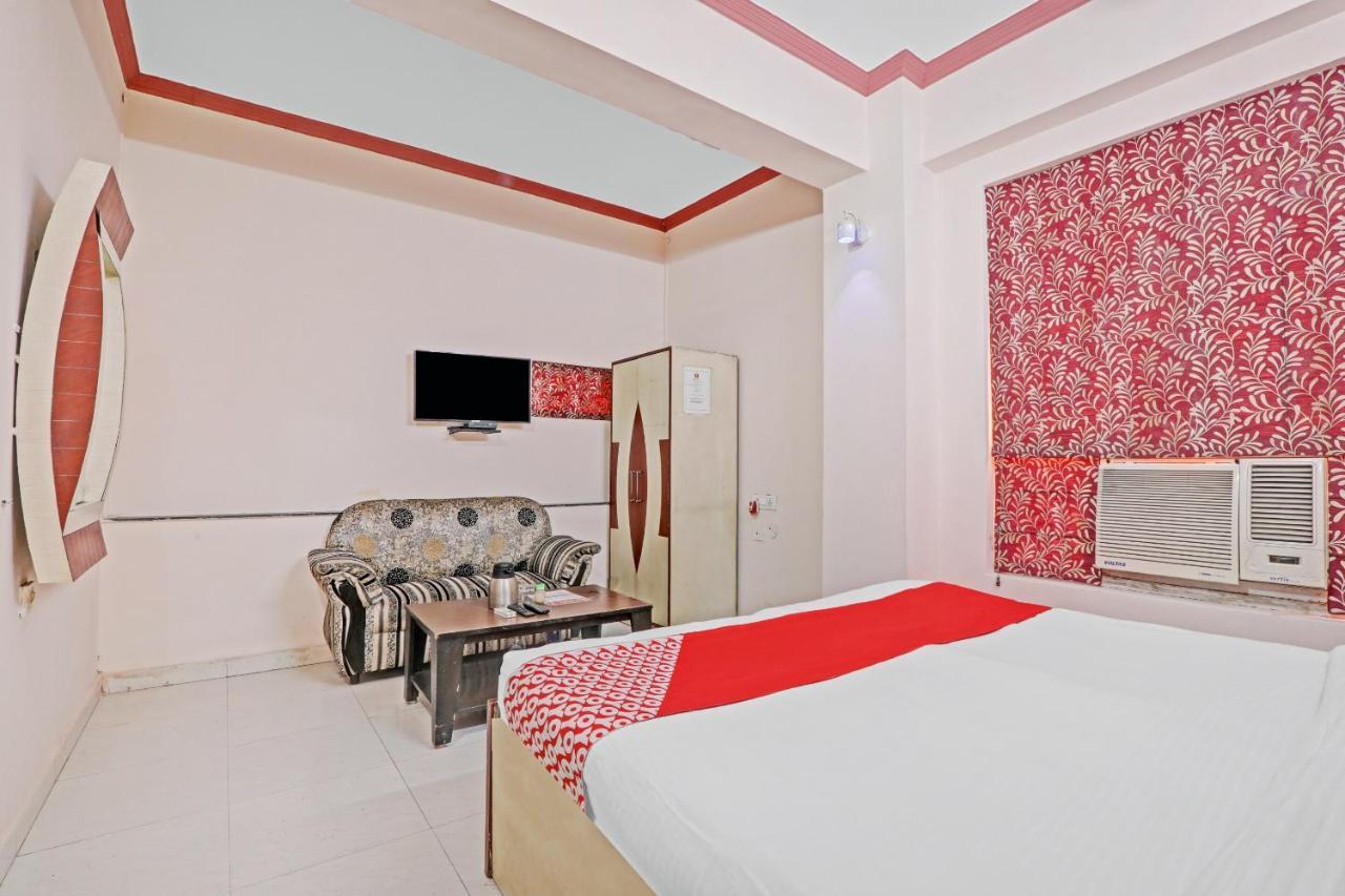 Oyo 27695 Hotel Relation Kanpur Eksteriør billede