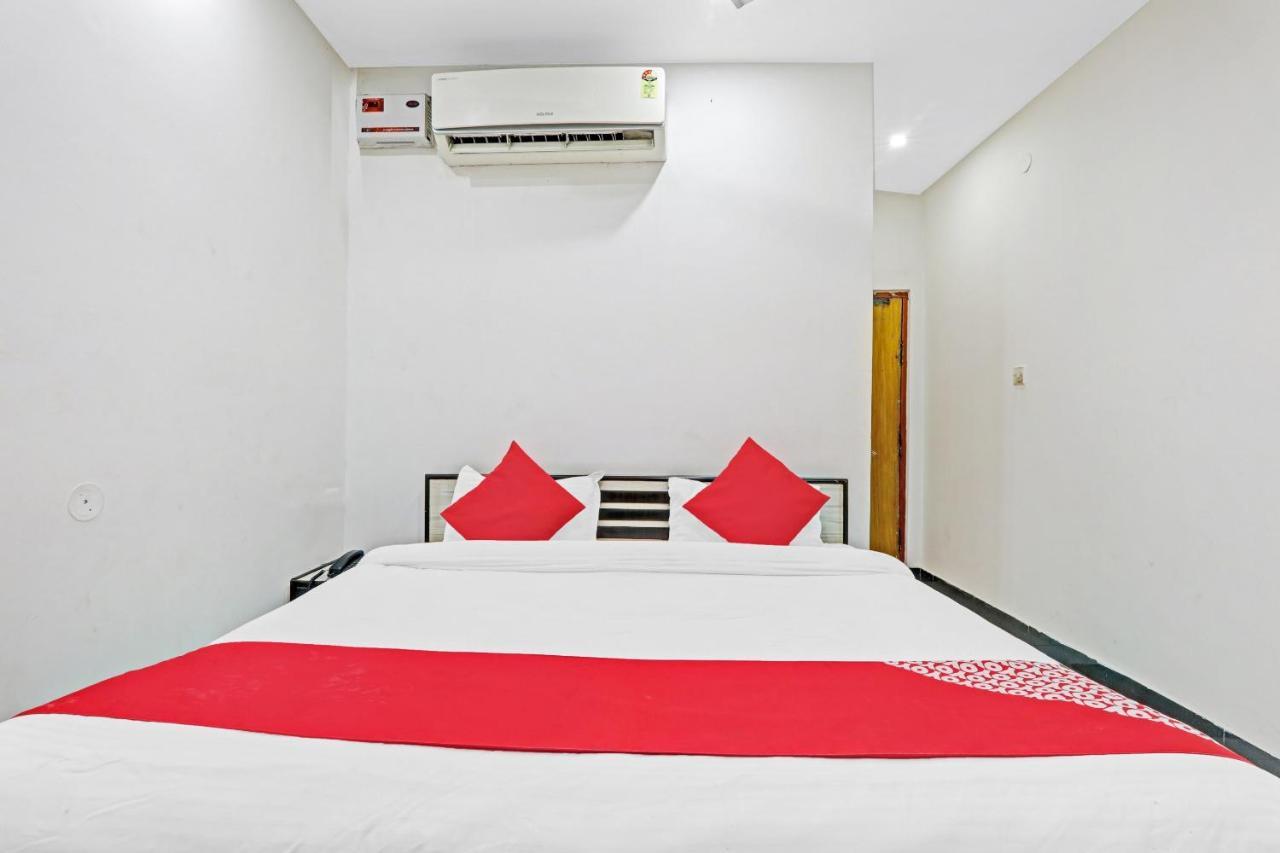 Oyo 27695 Hotel Relation Kanpur Eksteriør billede