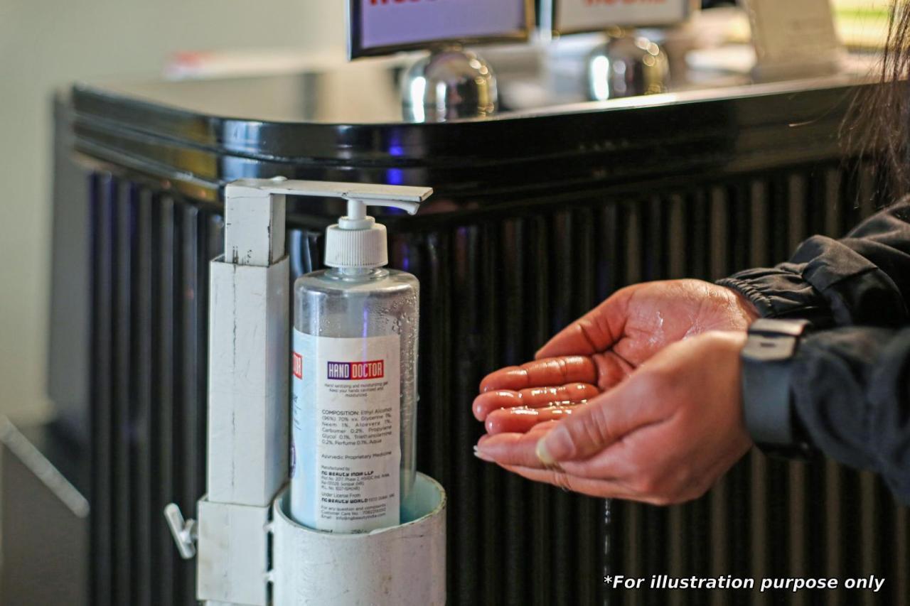 Oyo 27695 Hotel Relation Kanpur Eksteriør billede