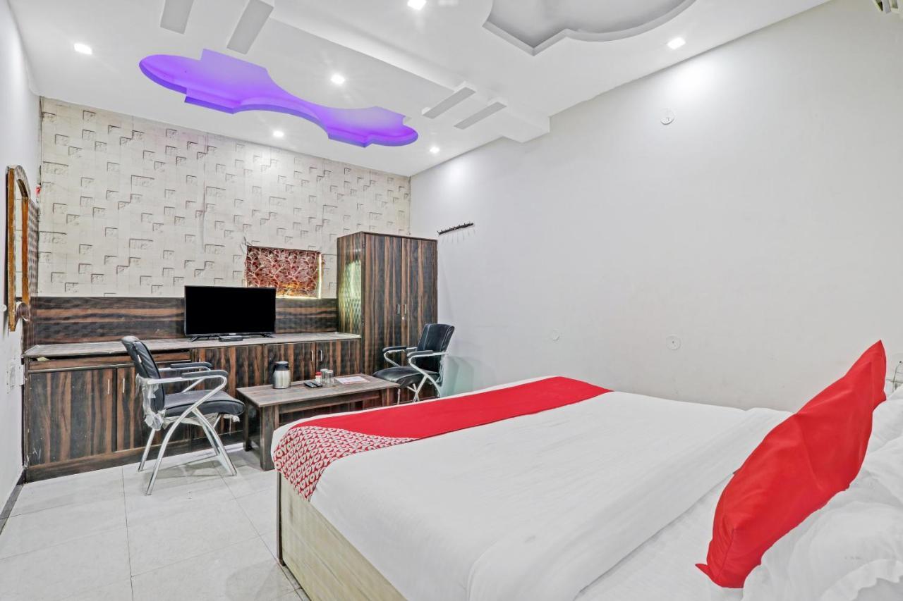 Oyo 27695 Hotel Relation Kanpur Eksteriør billede