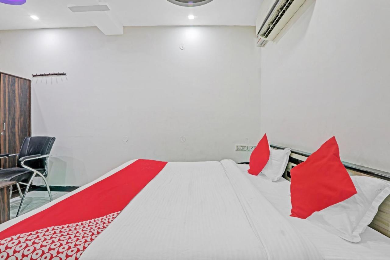 Oyo 27695 Hotel Relation Kanpur Eksteriør billede