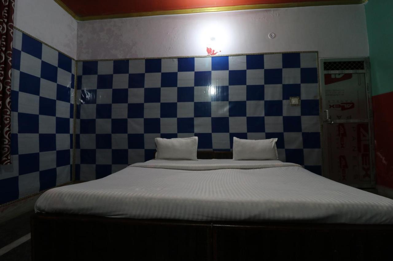 Oyo 27695 Hotel Relation Kanpur Eksteriør billede