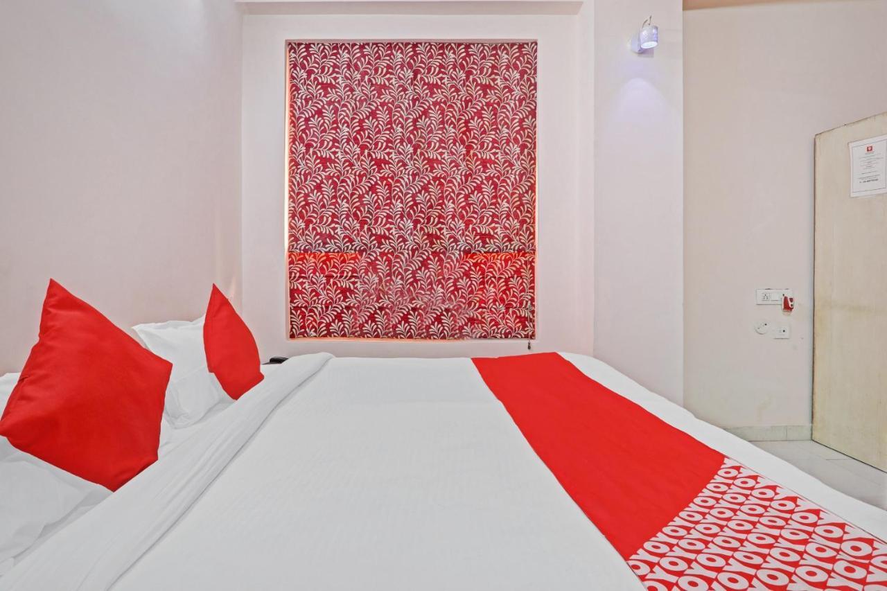Oyo 27695 Hotel Relation Kanpur Eksteriør billede