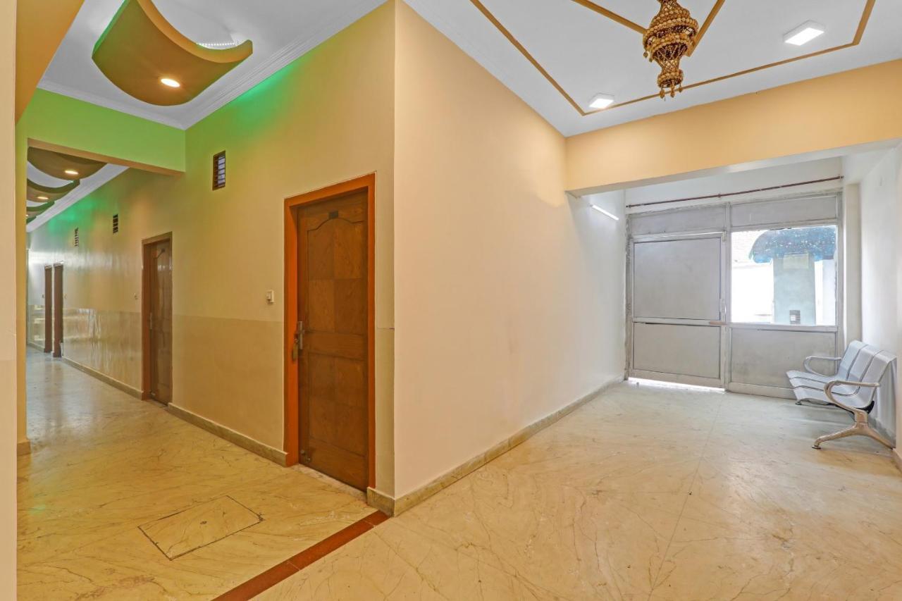 Oyo 27695 Hotel Relation Kanpur Eksteriør billede