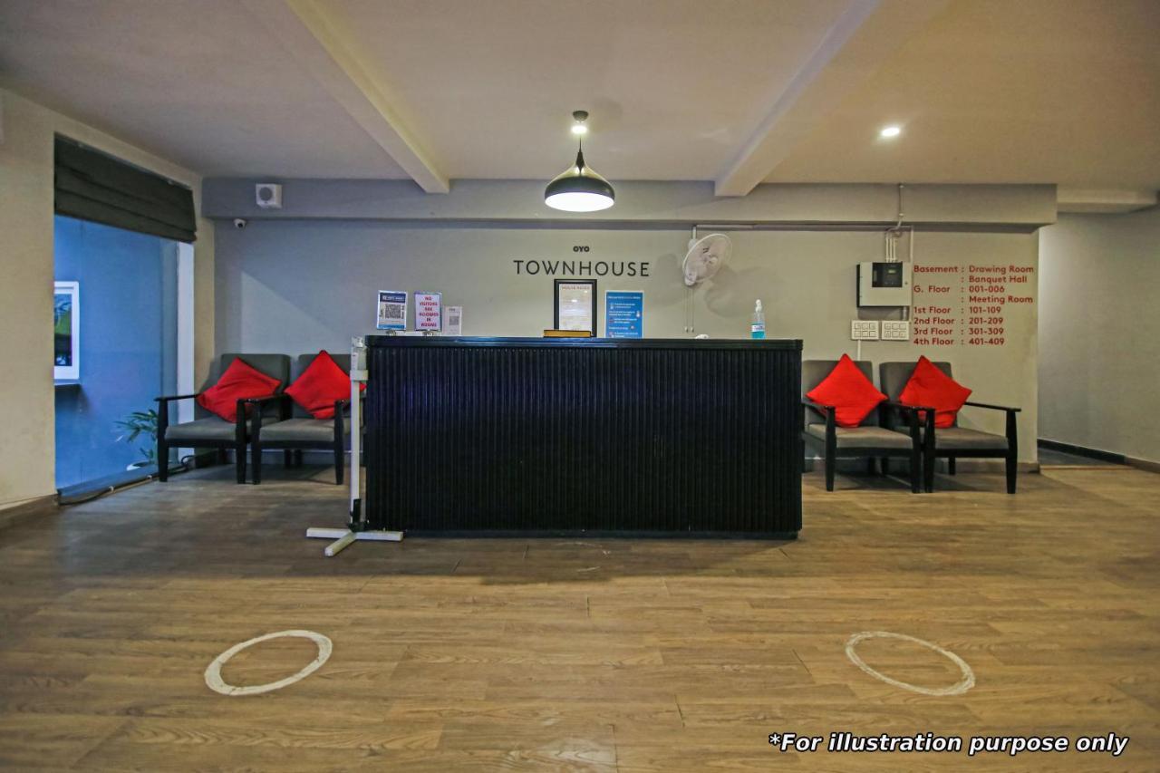 Oyo 27695 Hotel Relation Kanpur Eksteriør billede