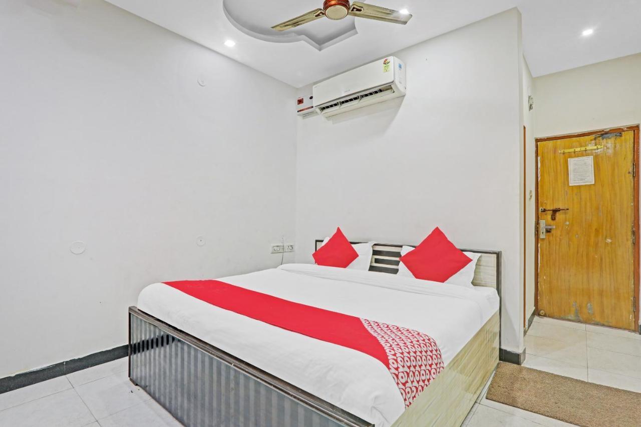 Oyo 27695 Hotel Relation Kanpur Eksteriør billede